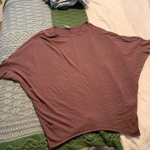 Jolie brown oversized sweater.